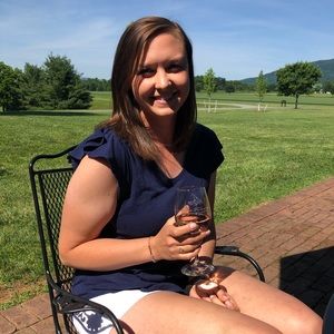 Meet your Posher, Caitlyn